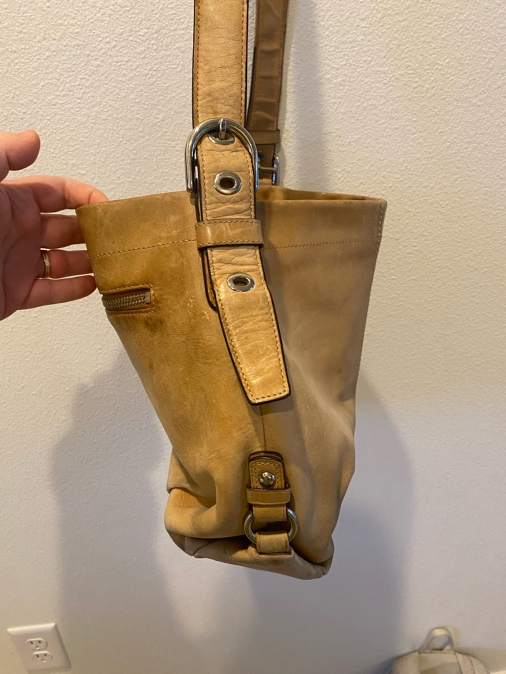 Coach Tan Leather Shoulder Bag *flawed for wear - Picture 2 of 12